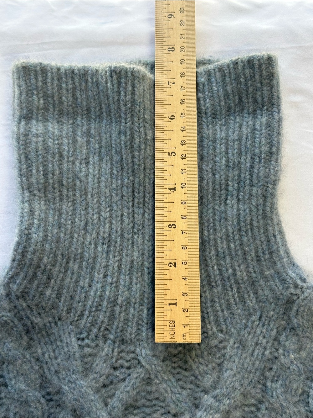 Ralph Lauren Black Label Cashmere Cable-Knit Turtleneck Sweater - Picture 8 of 10